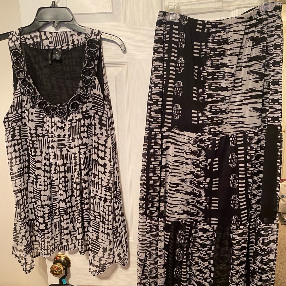Black & White Set Blouse & Skirt with lining